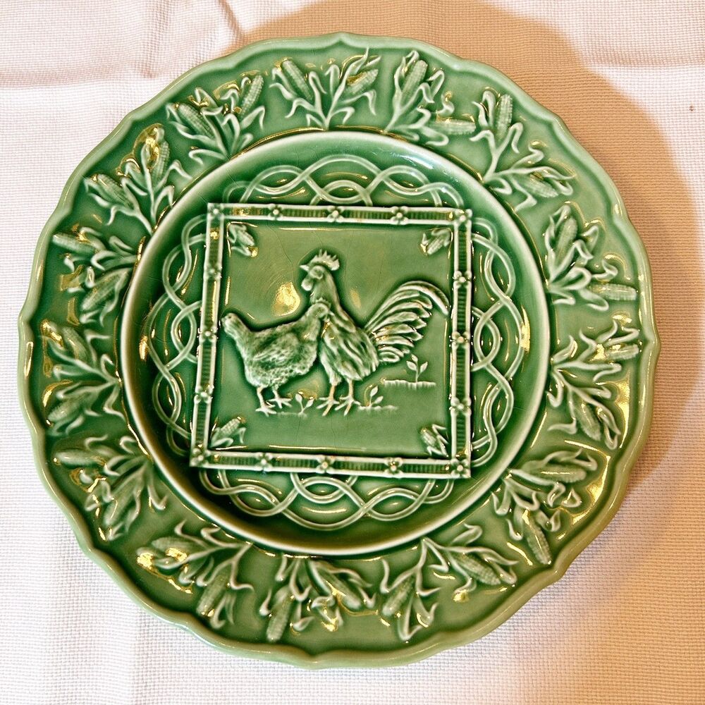 Sur La Table Green Rooster Majolica Serving Plate Portugal 9” Vintage